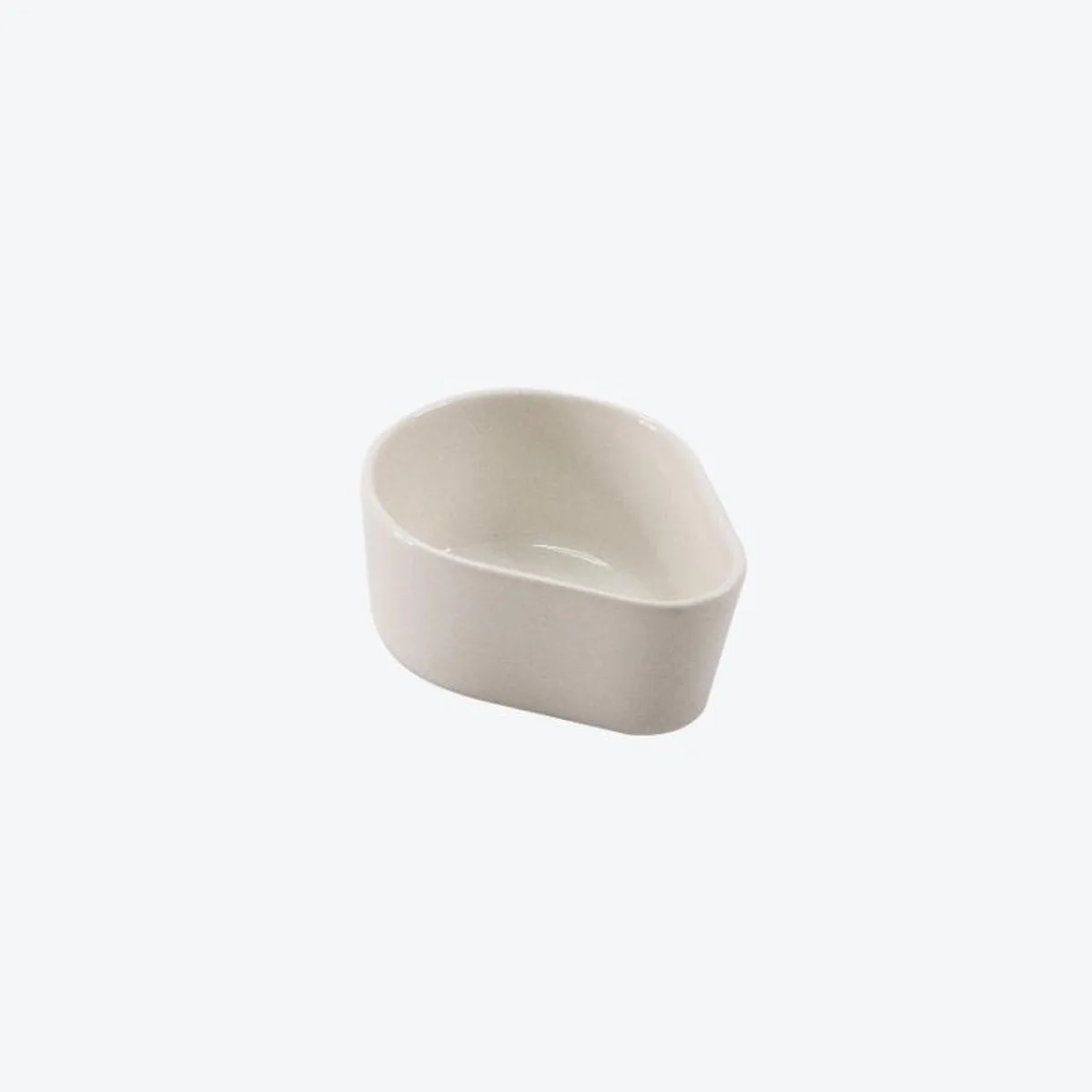 Moments by P.V. diep bord uit porselein by A.M. 10x8x4.5cm van Point-Virgule in Wit – productfoto