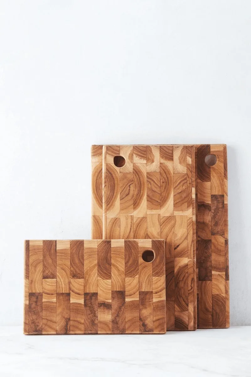 Snijplank uit gerecycled teakhout 40x20x2cm 1 stuks van Point-Virgule in Teak – productfoto