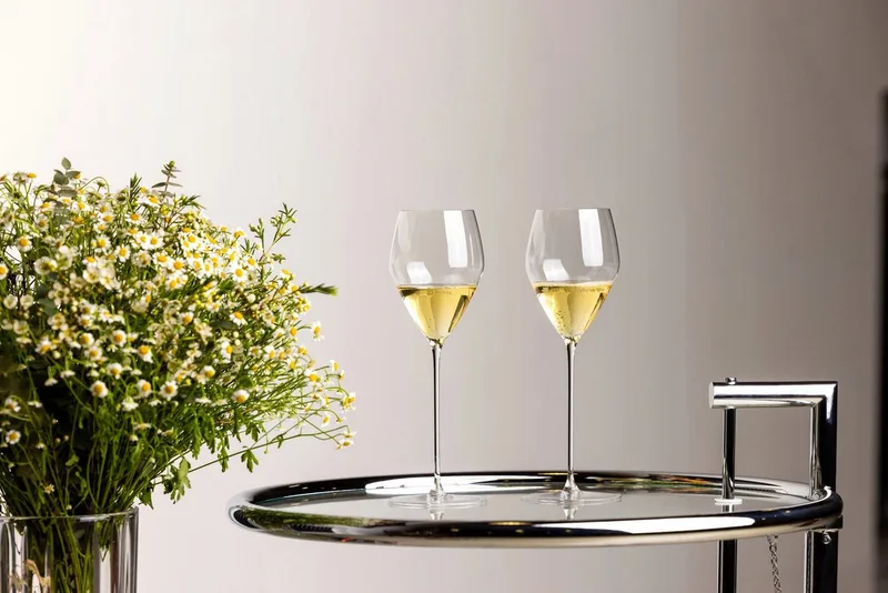 Wijnglazenset Veloce Champagne - Set van 4 champagneglazen - Druif ras specifieke flutes - Kras- en breukbestendig - Vaatwasserbestendig - Kristalglas - 570 ml - Glaswerk - Wijnglazen Set de Riedel en Transparent – photo produit 4 sur 5