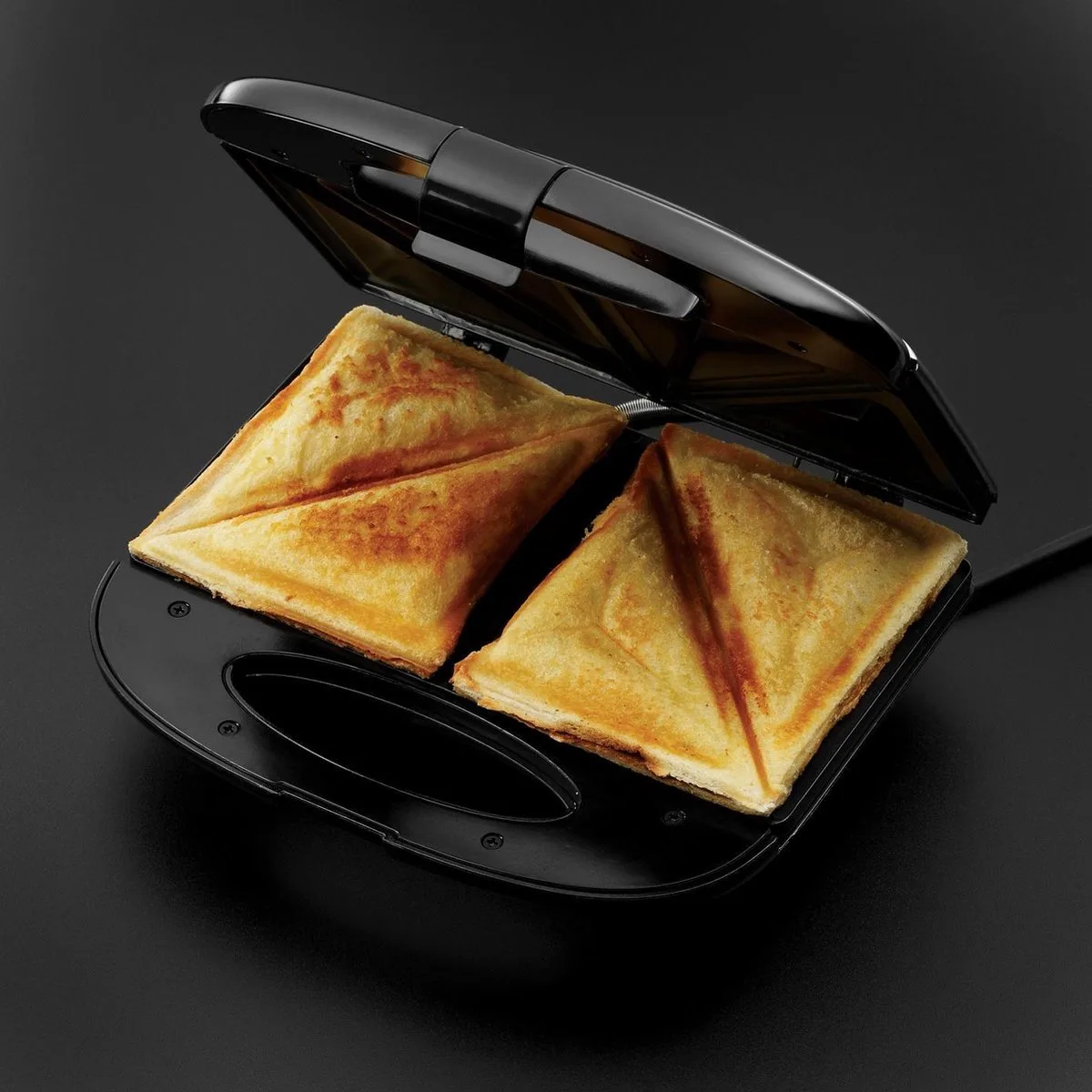 Russell Hobbs 24520-56 Sandwich Maker - Tosti-ijzer - 2 Porties van Russell Hobbs in Zwart – productfoto