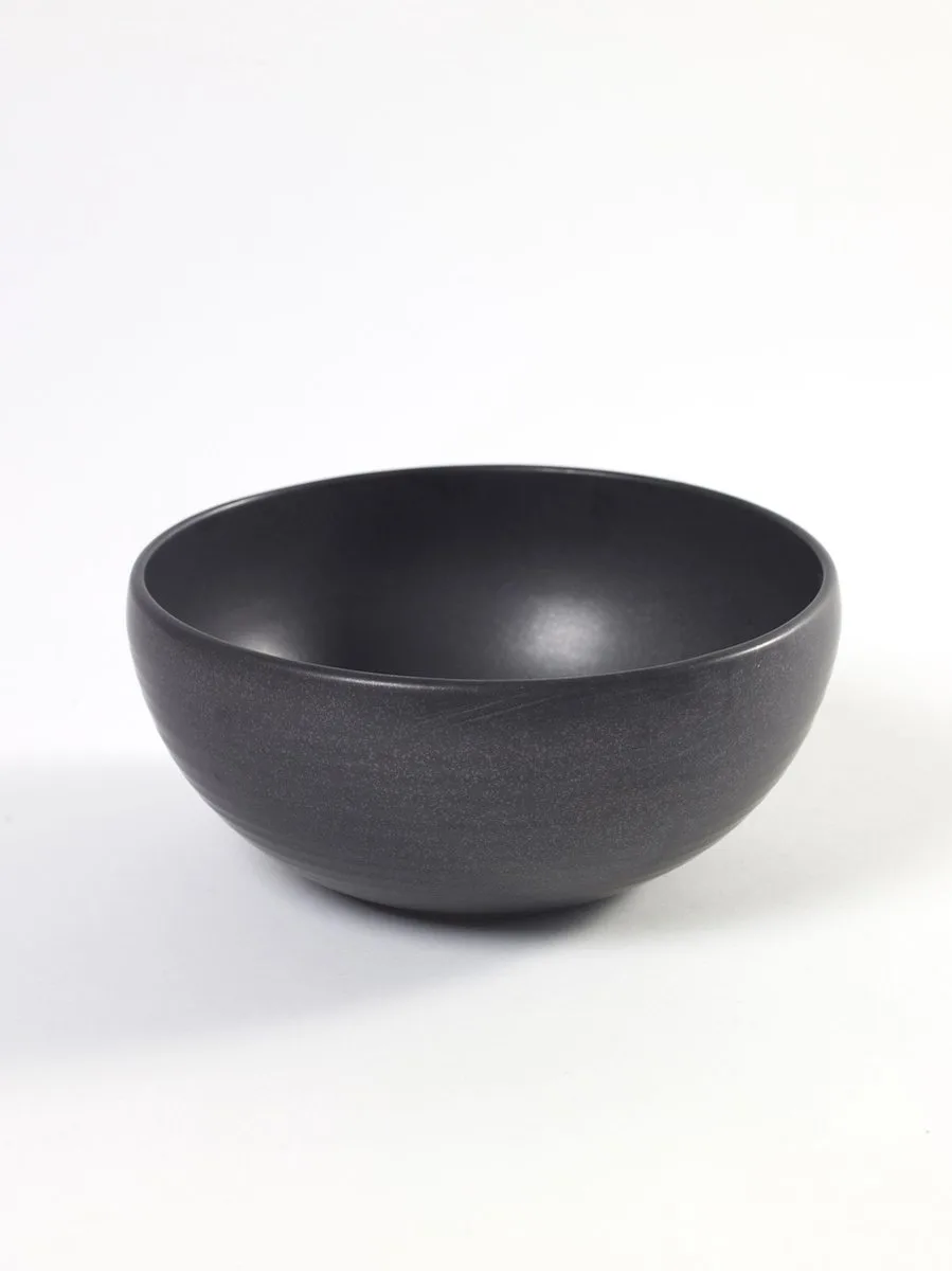 Pure by Pascale Naessens Kom - Large - Ø20cm x H9cm - 1 stuk van Serax in Zwart – productfoto