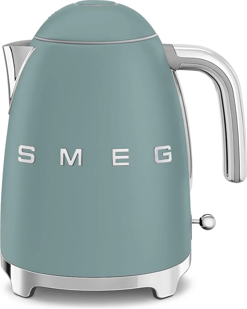 KLF03EGMEU Waterkoker - 1,7 Liter - 2400W - RVS Kalkfilter - 360° Draaivoet - Soft Opening - Automatische Uitschakeling - '50s Style by Smeg in Mat Emerald Green – product photo