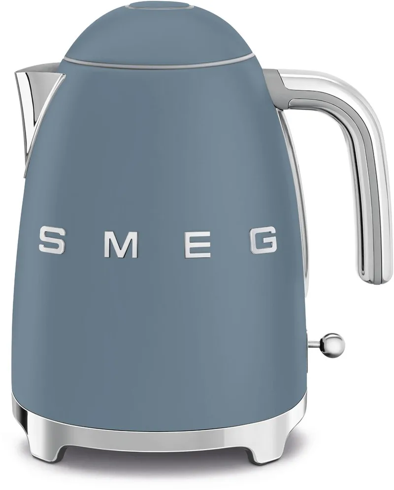 KLF03SBMEU Waterkoker - 1,7 Liter - 2400W - RVS Kalkfilter - 360° Draaivoet - Soft Opening - Automatische Uitschakeling - '50s Style - Mat de Smeg en Storm Blue – photo produit