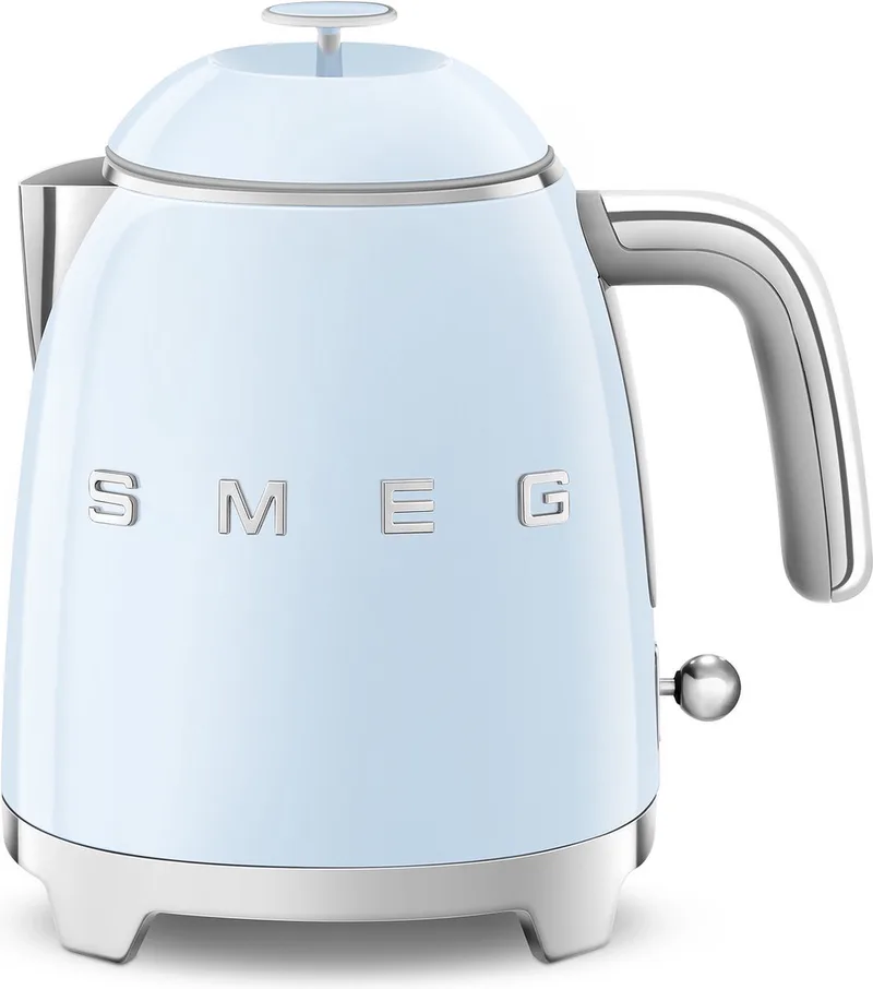 KLF05PBEU Mini Waterkoker - 0,8 Liter - 1400W - Dubbelwandig - RVS Kalkfilter - '50s Style by Smeg in Pastelblauw – product photo