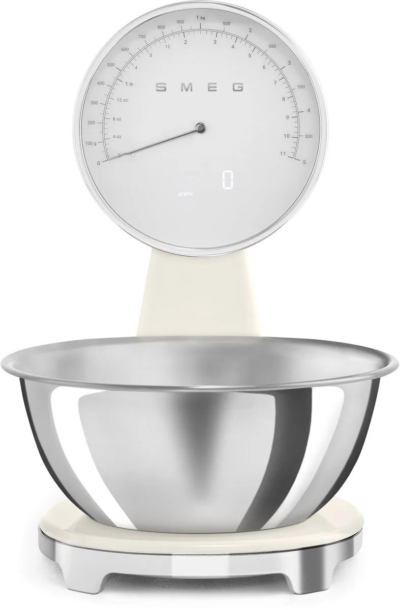 KSF01CRWW Keukenweegschaal - Analoog & Digitaal - 5 kg - RVS Kom 1,8L - USB Oplaadbaar - LCD Display - Tarrafunctie - '50s Style van Smeg in Crème – productfoto