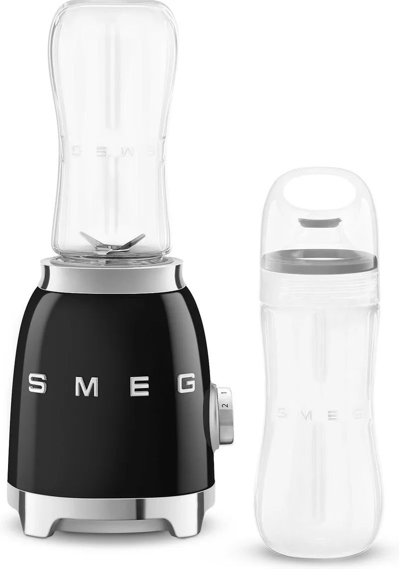 PBF01BLEU Personal Blender - Smoothie Blender To Go - 300W - 2x 600 ml Tritan™ Renew Drinkflessen - 2 Snelheden - '50s Style von Smeg in Schwarz – Produktfoto