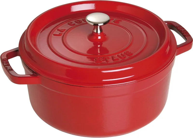 Braadpan / Cocotte - Kersenrood - ø 24 cm / 3.8 liter by Staub in Red – product photo 1 of 4