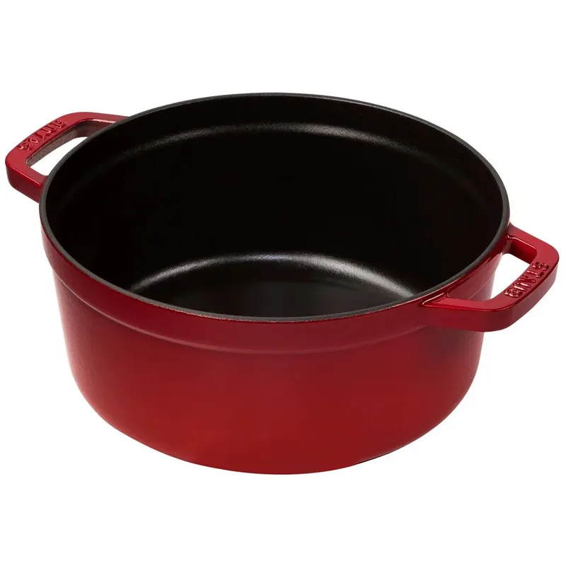 Braadpan / Cocotte - Kersenrood - ø 24 cm / 3.8 liter by Staub in Red – product photo 2 of 4
