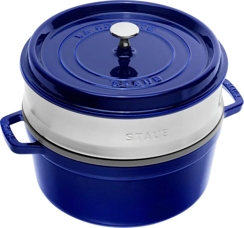 Gusseisen-Bräter/Cocotte mit Dampfeinsatz, rund 26 cm, 5,2 L, mit mattschwarz emailliertem Innenteil, dunkelblau von Staub – Produktfoto