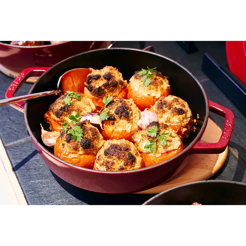 Hapjespan Chistera - Kersenrood - ø 24 cm / 2.4 liter by Staub in Red – product photo 2 of 5