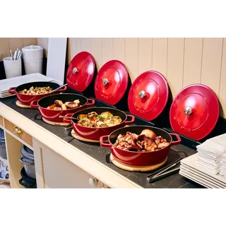 Hapjespan Chistera - Kersenrood - ø 24 cm / 2.4 liter by Staub in Red – product photo 4 of 5