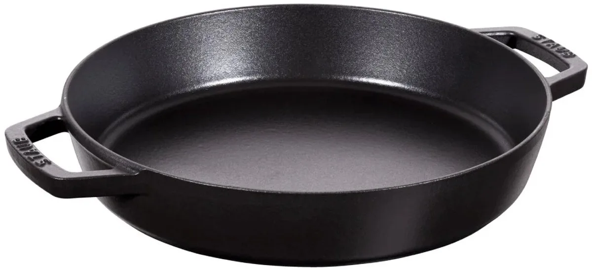 Paella pan 34cm van Staub in Zwart – productfoto
