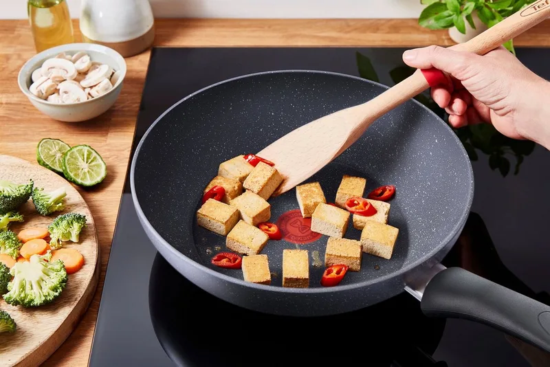 Healthy Chef - Wokpan - Ø28 cm - Geschikt voor Inductie - Anti-aanbaklaag - Gezond Koken by Tefal in Grey – product photo 5 of 5