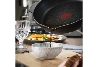 Robusto - Koekenpan - Ø28 cm - Inductie - Non-Stick - Duurzaam de Tefal en Noir – photo produit 5 sur 5
