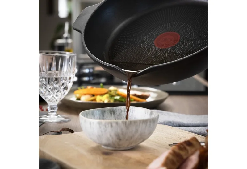 Robusto - Koekenpan - Ø28 cm - Inductie - Non-Stick - Duurzaam de Tefal en Noir – photo produit 5 sur 5