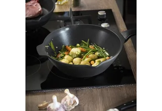 Robusto - Wokpan - Ø 28 cm - Geschikt voor Inductie - RVS - Anti-aanbaklaag von Tefal in Schwarz – Produktfoto 4 von 5