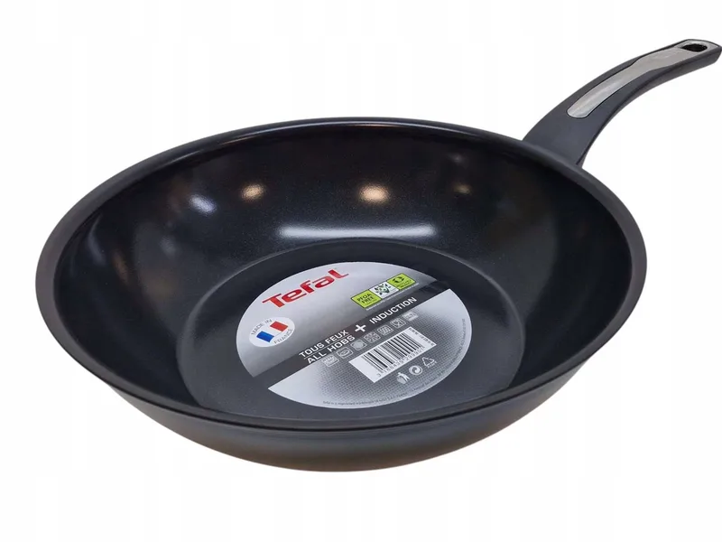 Wok Pan 30cm Keramische Coating - Geschikt voor Alle Warmtebronnen by Tefal in Black – product photo