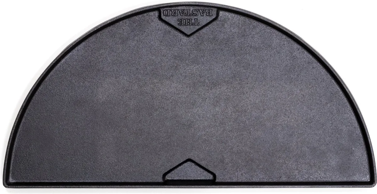 Halve Maan Gietijzeren Grillplaat Medium by The Bastard in Black – product photo