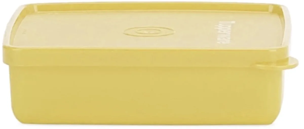 KLEINE Broodtrommel Vierkant | Lunchbox | Vintage trommel met deksel | Voor max. 2 sneetjes brood by Tupperware in Yellow – product photo