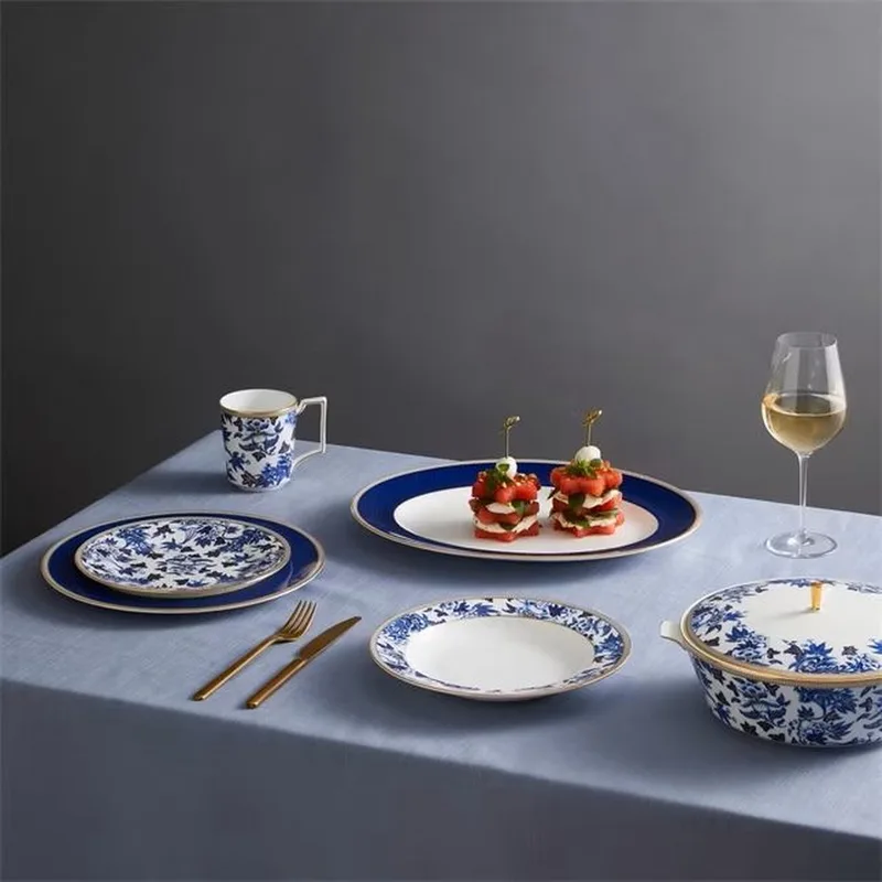 Diep Bord Hibiscus ø 23 cm by Wedgwood in Blue – product photo