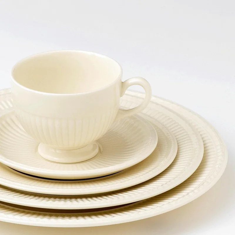 Edme Saladeschaal - Ø 21 cm by Wedgwood in Cr�me – product photo