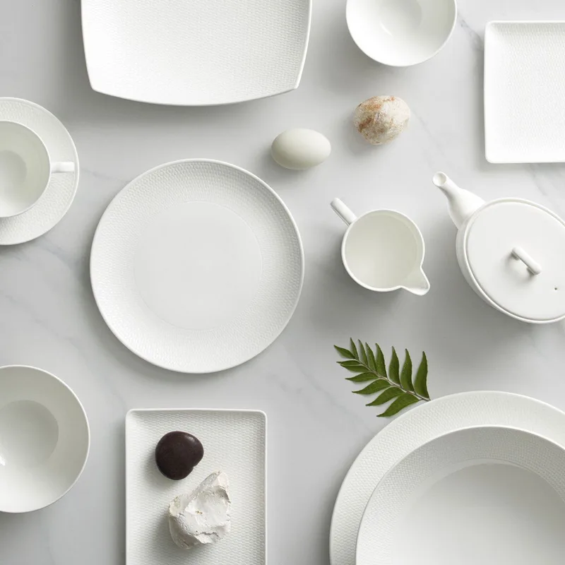Gio Serveerschaal - 34cm by Wedgwood in White – product photo