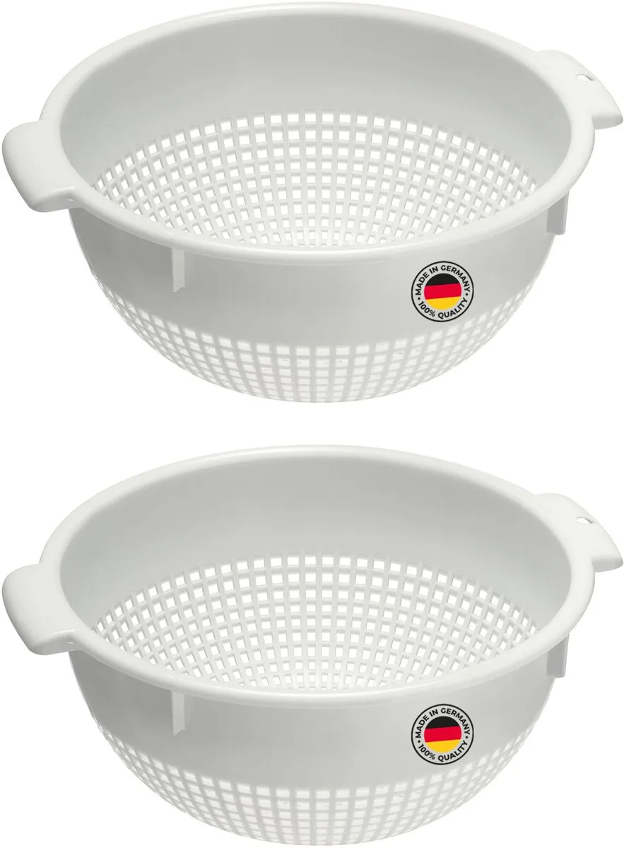 Strainer – Twee grote zefen met 2 verzonken grepen en 4 bevestigingssteunen voor wassen en afvoeren – plastic, ø 24 cm van Westmark in Wit – productfoto