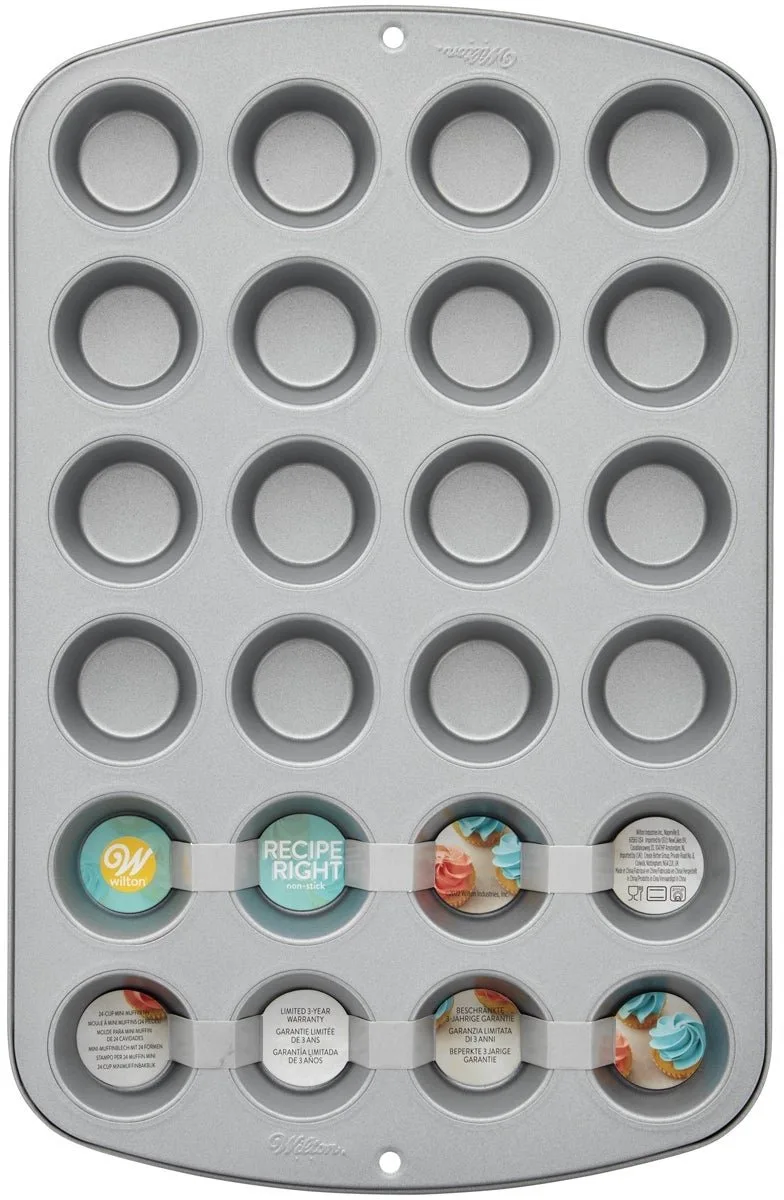 Muffin Bakvorm - 24 Mini Cupcakes en Muffins - Ø3,5 cm - Muffinvorm by Wilton in 24 mini – product photo
