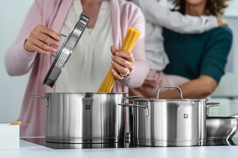 TrueFlow 5-delige pannenset fra Zwilling i Zilver mat – produktbillede 4 af 5