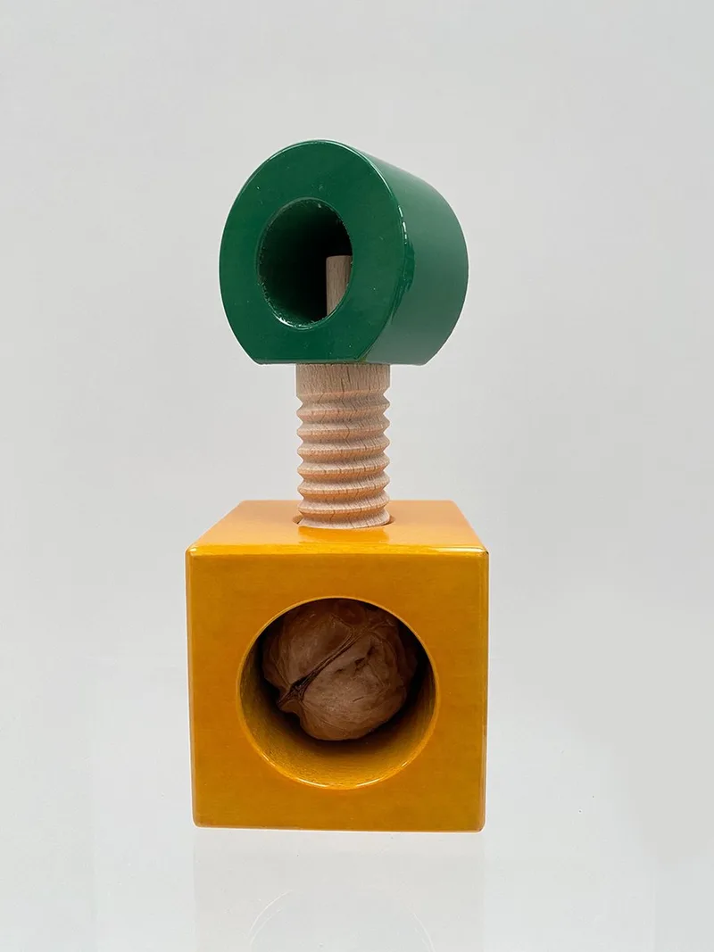 Twergi zout- notenkraker geel / groen van Alessi in Groen en geel – productfoto
