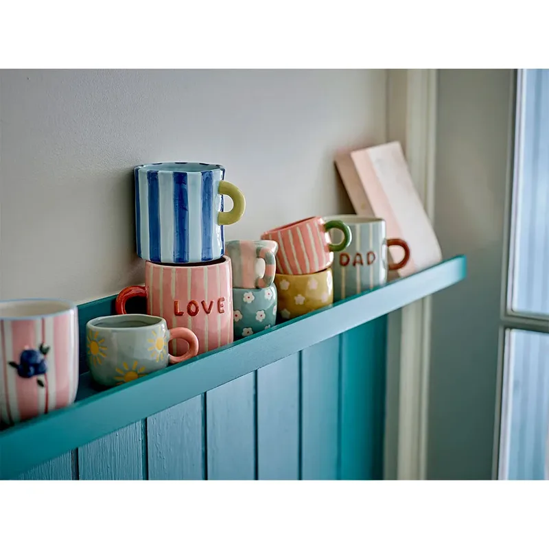 Handbemalte kleine Tasse Nini de Bloomingville – photo produit 4 sur 5