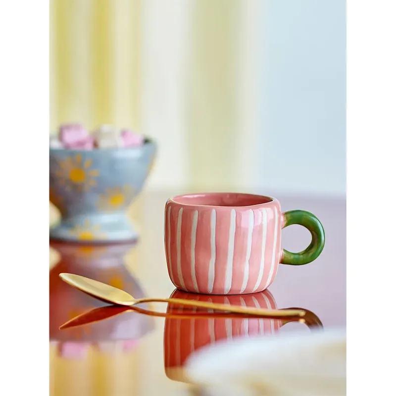 Handbemalte kleine Tasse Nini de Bloomingville – photo produit 3 sur 5