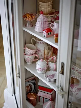 Nalu Pedestal Rose Glass Skål fra Bloomingville – produktbillede 1 af 3