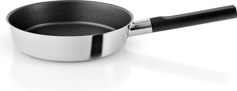 Nordic Kitchen Koekenpan - Ø 24 cm - Zwart von Eva Solo in Silber – Produktfoto