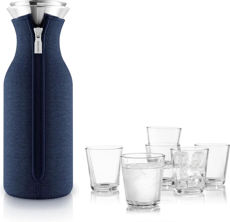 Set: Fridge karaf van Eva Solo met 6 glazen fra Eva Solo i Blå – produktbillede