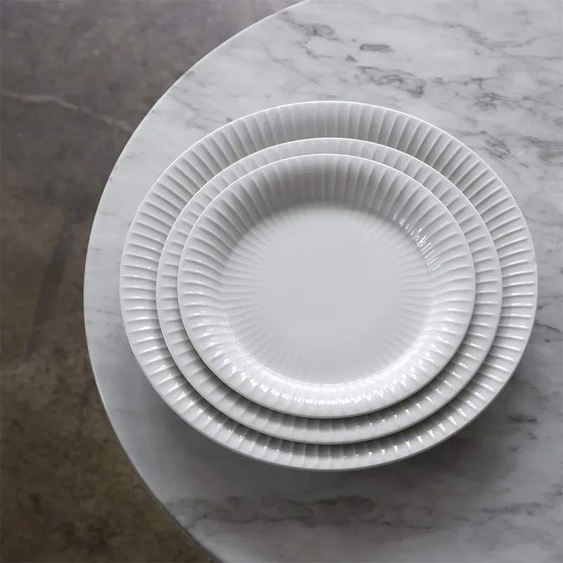 Hammershøi Ontbijtbord Ø 19 cm- Porselein by Kähler in White – product photo 2 of 5