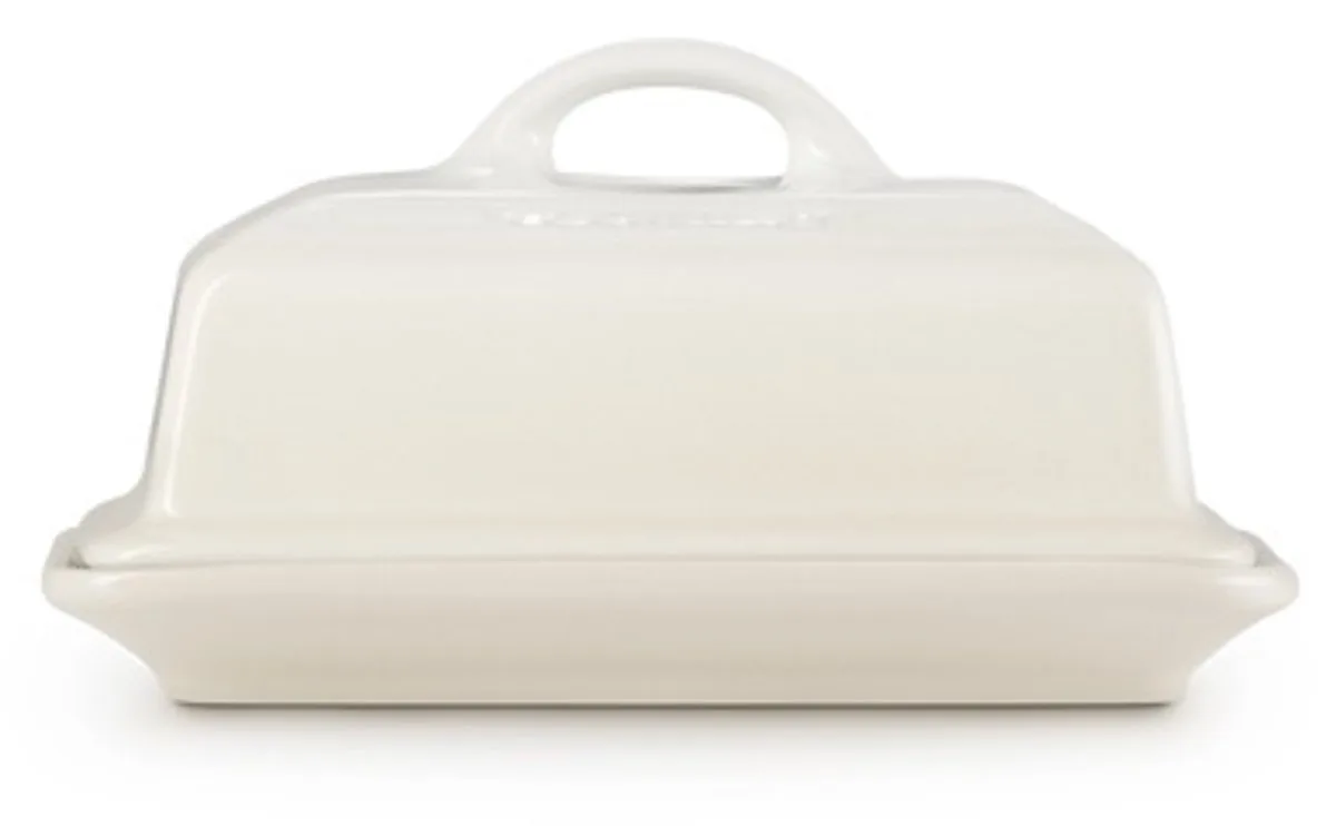 aardewerken botervloot van Le Creuset in Meringue – productfoto
