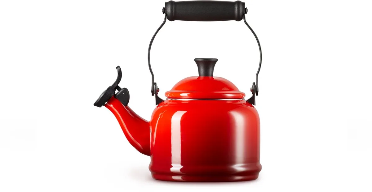 Demi Fluitketel - 1,1 l - Kersenrood van Le Creuset in Rood – productfoto