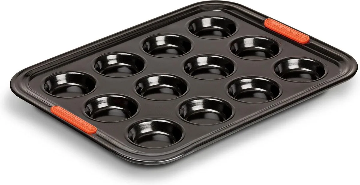 Patiliss - Bakvorm 12 mini cakes 34cm Zwart by Le Creuset in Black – product photo