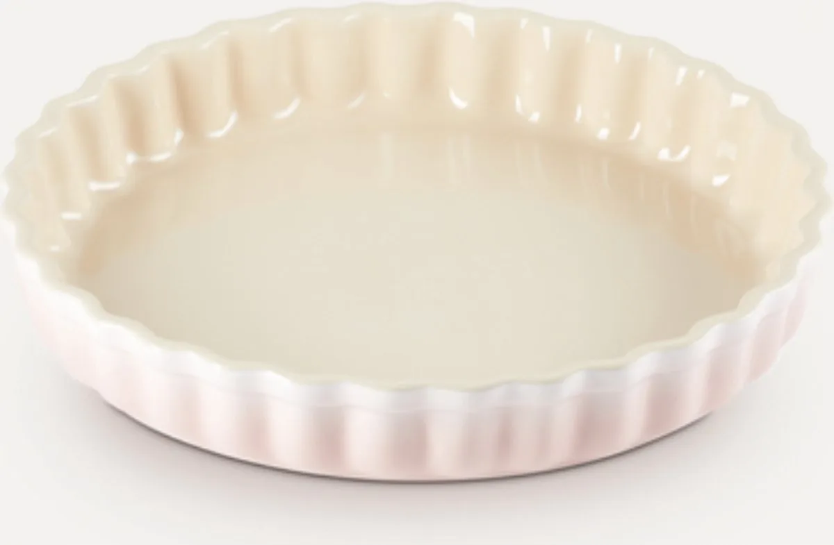 Taartvorm 28 cm Shell Pink van Le Creuset in Roze – productfoto