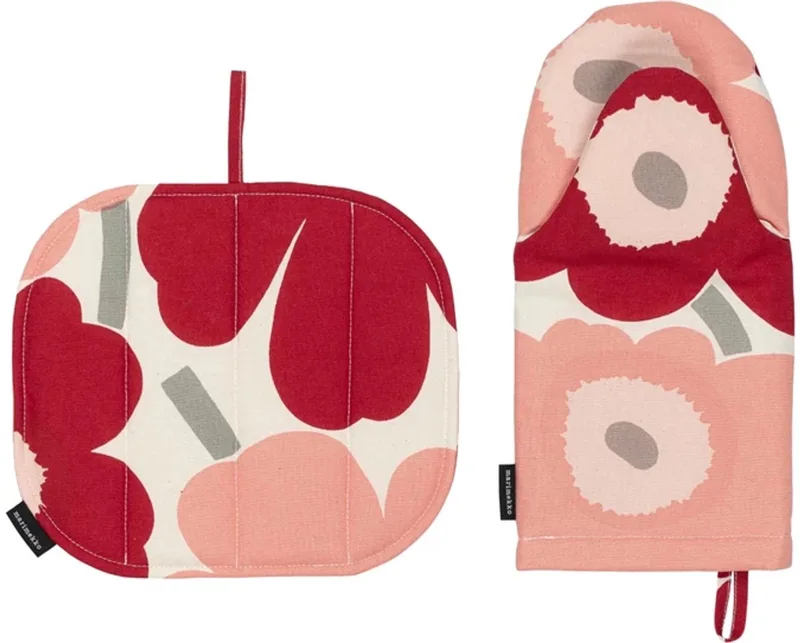 Pieni Unikko pannenlap + ovenwant / roze von Marimekko in Rot – Produktfoto