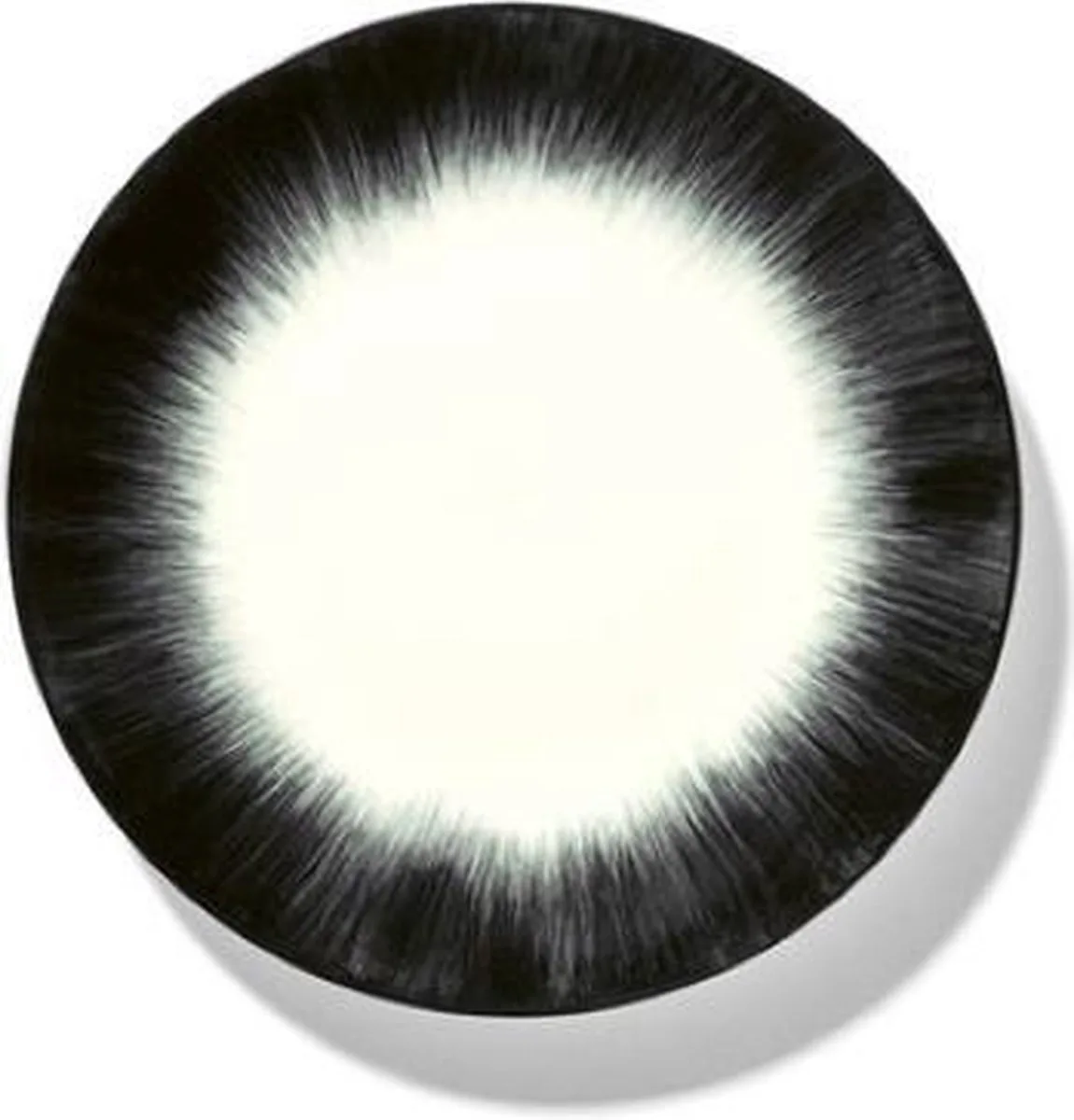 Ann Demeulemeester Dé bord D17.5cm off white/black var4 van Serax in Zwart – productfoto