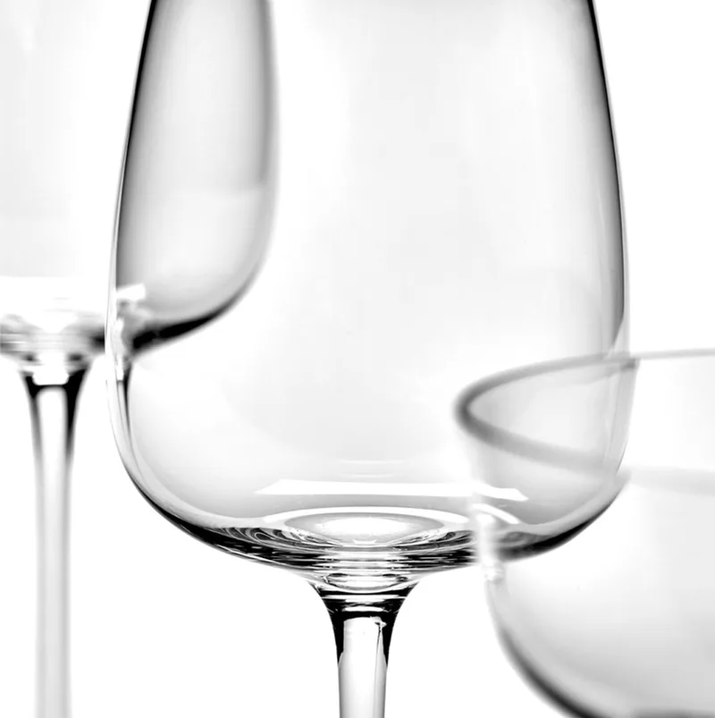 by Vincent van Duijsen - Passe-partout- Witte wijnglas gebogen - 4 stuks by Serax in Transparent – product photo