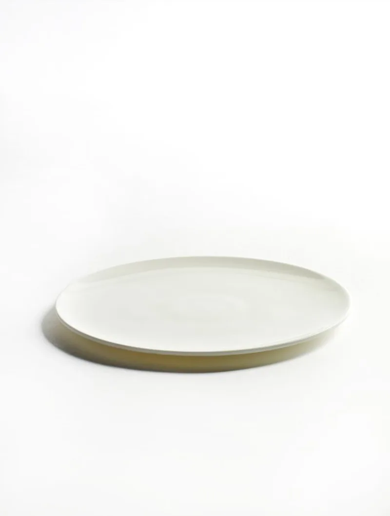 Carlo Van Poucke Bord / gebaksschotel Small Diamater 16cm Lens fra Serax i Hvid – produktbillede