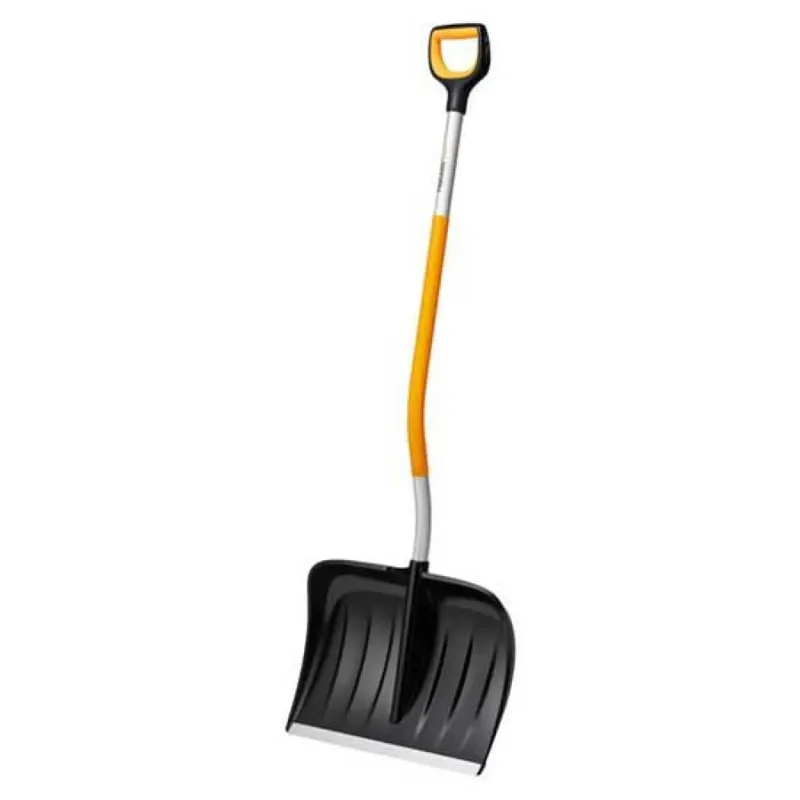 Pelle à Neige X-series Curved Pusher van Fiskars – productfoto 1 van 5