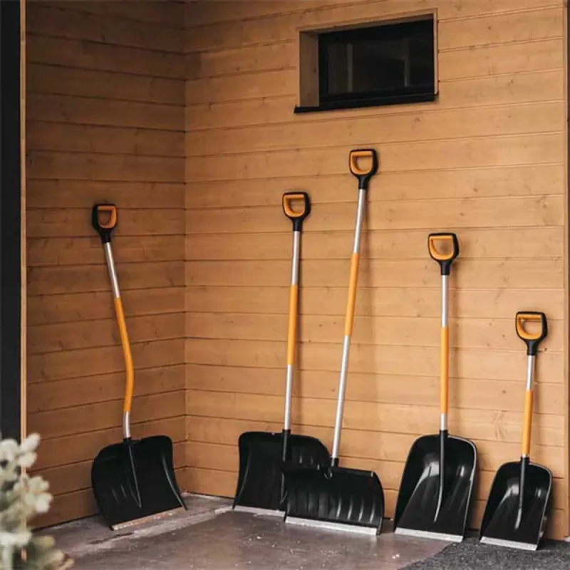 Pelle à Neige X-series Roller van Fiskars – productfoto 5 van 5
