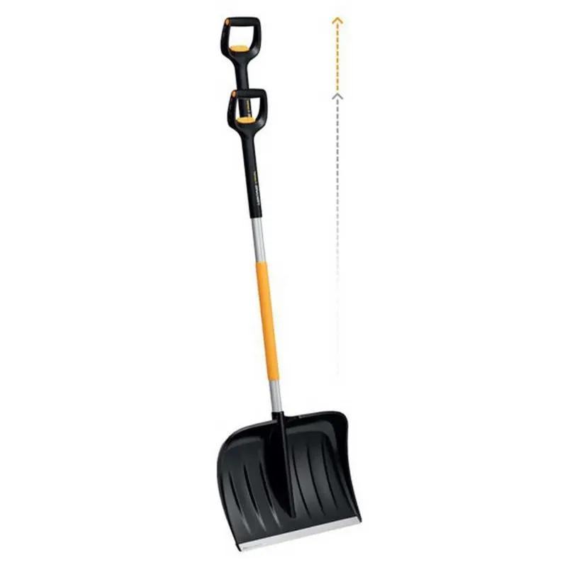 Pelle à Neige X-series Telescopic Pusher van Fiskars – productfoto 3 van 5
