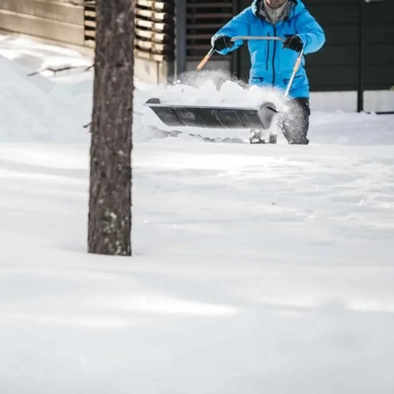 Pelle Snowxpert van Fiskars – productfoto 2 van 4