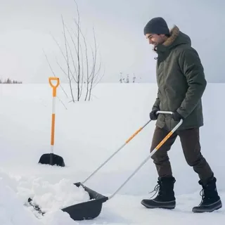 Pelle Snowxpert van Fiskars – productfoto 3 van 4